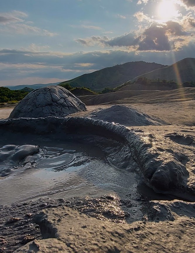 Wine Tour and Muddy Volcanoes Visit