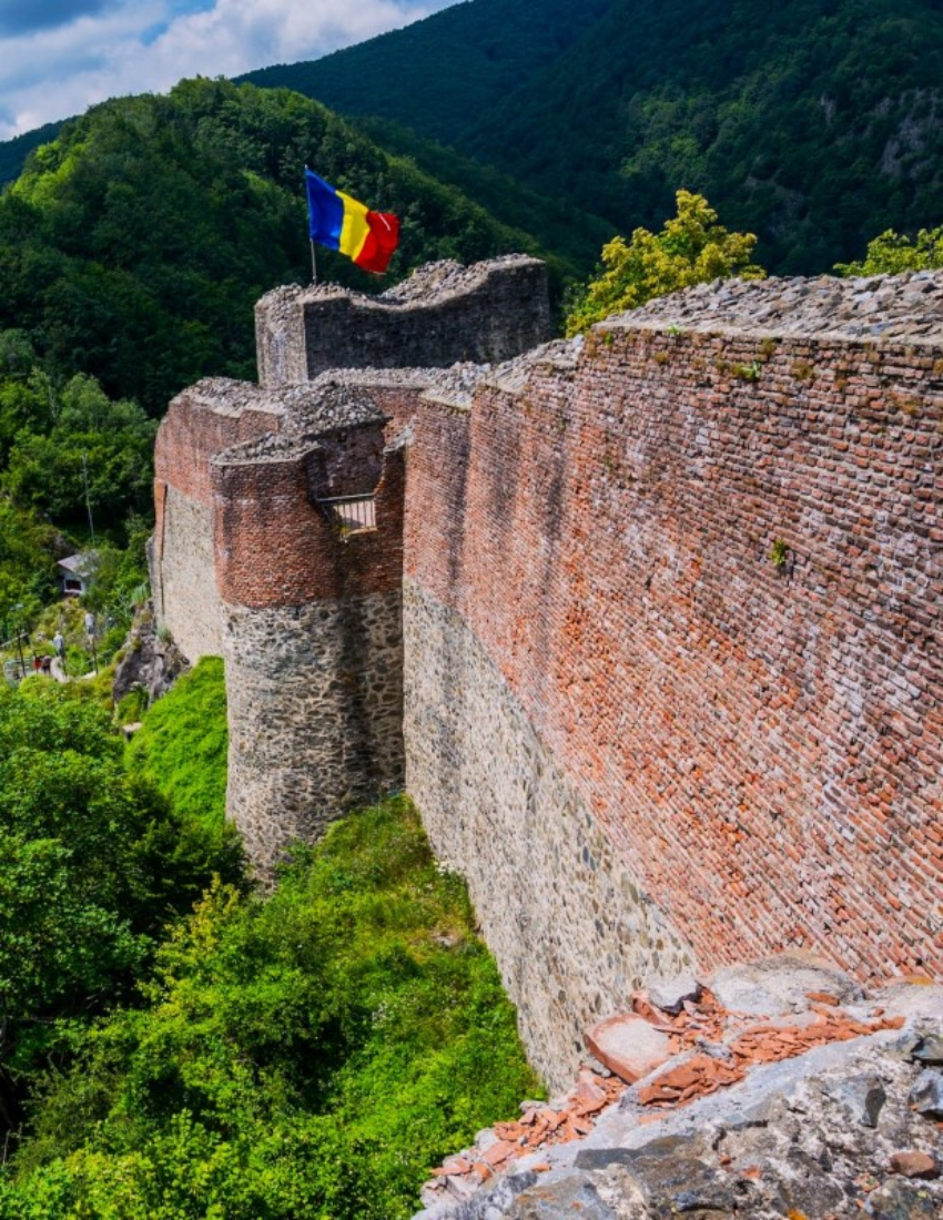 https://www.transylvania.nordic.ro/files/pages/500_Poenari850.jpg